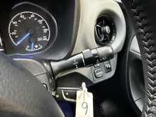 Toyota Yaris 1.5 VVT-i Icon Tech Hatchback 5dr Petrol CVT Euro 6 (111 ps) 