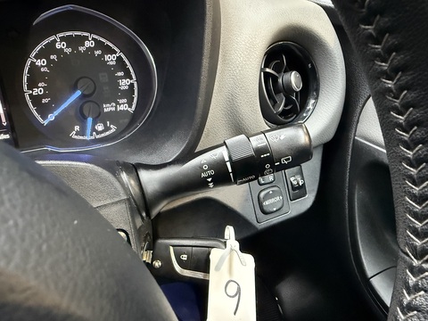 1.5 VVT-i Icon Tech Hatchback 5dr Petrol CVT Euro 6 (111 ps)