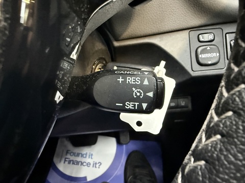 1.5 VVT-i Icon Tech Hatchback 5dr Petrol CVT Euro 6 (111 ps)
