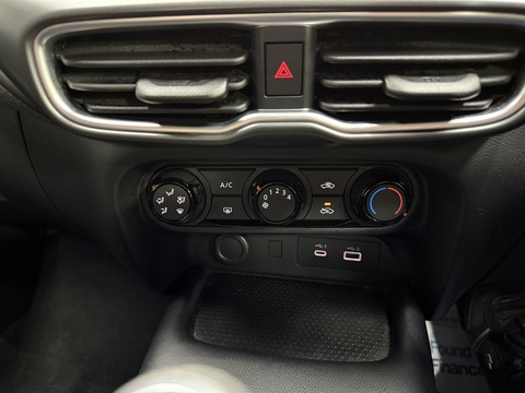 1.0 DIG-T Acenta Premium SUV 5dr Petrol Manual Euro 6 (s/s) (114 ps)