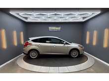 Ford Focus 1.6 Zetec Hatchback 5dr Petrol Manual Euro 5 (125 ps) 