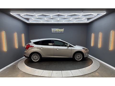 1.6 Zetec Hatchback 5dr Petrol Manual Euro 5 (125 ps)