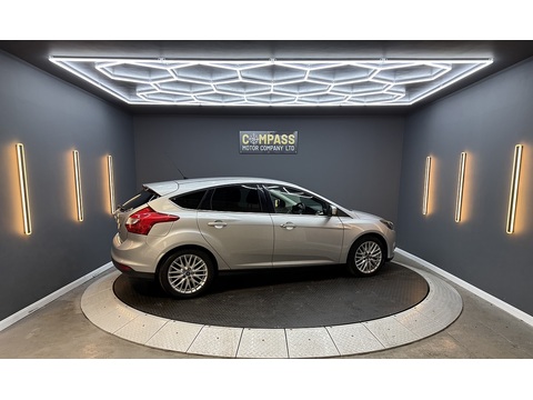 1.6 Zetec Hatchback 5dr Petrol Manual Euro 5 (125 ps)