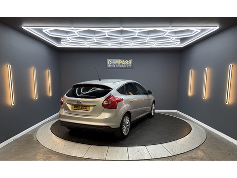 1.6 Zetec Hatchback 5dr Petrol Manual Euro 5 (125 ps)
