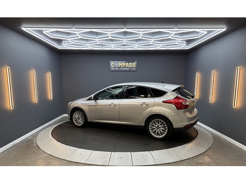 1.6 Zetec Hatchback 5dr Petrol Manual Euro 5 (125 ps)