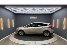 Ford Focus 1.6 Zetec Hatchback 5dr Petrol Manual Euro 5 (125 ps) 
