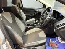 Ford Focus 1.6 Zetec Hatchback 5dr Petrol Manual Euro 5 (125 ps) 