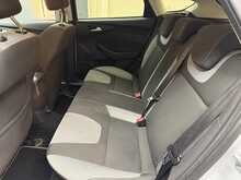 Ford Focus 1.6 Zetec Hatchback 5dr Petrol Manual Euro 5 (125 ps) 