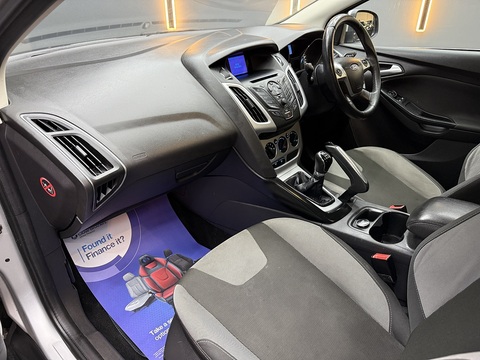 1.6 Zetec Hatchback 5dr Petrol Manual Euro 5 (125 ps)