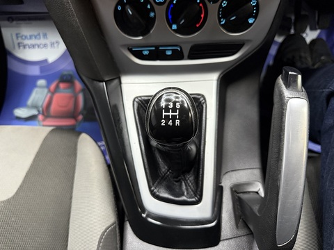 1.6 Zetec Hatchback 5dr Petrol Manual Euro 5 (125 ps)