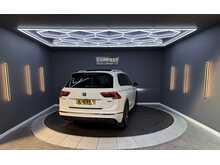 Volkswagen Tiguan 2.0 TSI R-Line SUV 5dr Petrol DSG 4Motion Euro 6 (s/s) (180 ps) 