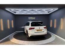 Volkswagen Tiguan 2.0 TSI R-Line SUV 5dr Petrol DSG 4Motion Euro 6 (s/s) (180 ps) 