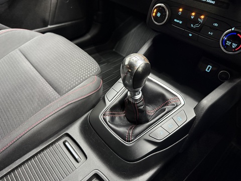 1.5 EcoBlue ST-Line Hatchback 5dr Diesel Manual Euro 6 (s/s) (120 ps)