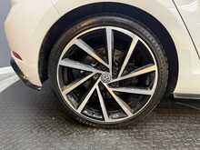 Volkswagen Golf 2.0 TSI R Hatchback 5dr Petrol DSG 4Motion Euro 6 (s/s) (300 ps) 