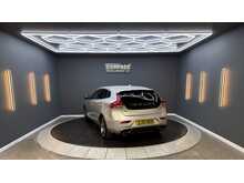 Volvo V40 1.6 D2 R-Design Nav Hatchback 5dr Diesel Manual Euro 5 (s/s) (115 ps) 