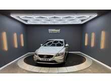 Volvo V40 1.6 D2 R-Design Nav Hatchback 5dr Diesel Manual Euro 5 (s/s) (115 ps) 