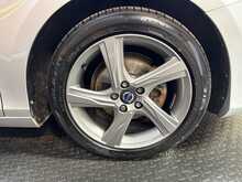 Volvo V40 1.6 D2 R-Design Nav Hatchback 5dr Diesel Manual Euro 5 (s/s) (115 ps) 