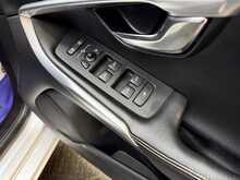 Volvo V40 1.6 D2 R-Design Nav Hatchback 5dr Diesel Manual Euro 5 (s/s) (115 ps) 