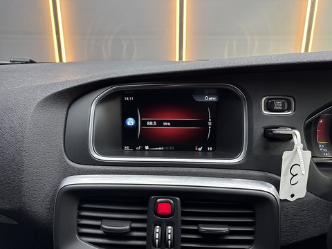 1.6 D2 R-Design Nav Hatchback 5dr Diesel Manual Euro 5 (s/s) (115 ps)