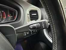 Volvo V40 1.6 D2 R-Design Nav Hatchback 5dr Diesel Manual Euro 5 (s/s) (115 ps) 