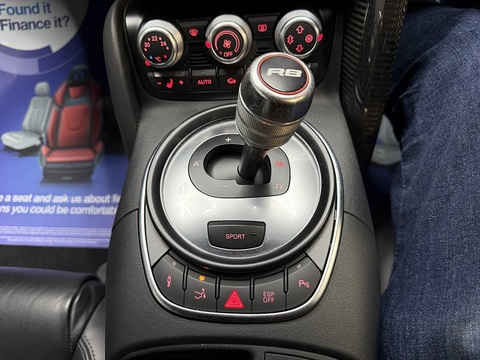 5.2 FSI V10 Coupe 2dr Petrol R Tronic quattro Euro 5 (525 ps)