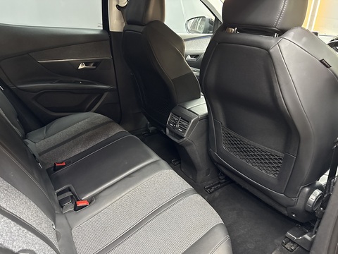 1.5 BlueHDi Allure SUV 5dr Diesel EAT Euro 6 (s/s) (130 ps)