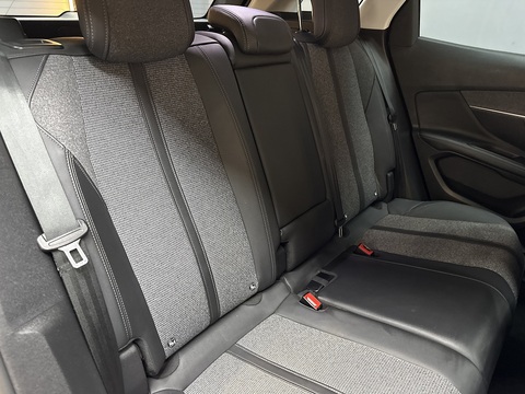 1.5 BlueHDi Allure SUV 5dr Diesel EAT Euro 6 (s/s) (130 ps)