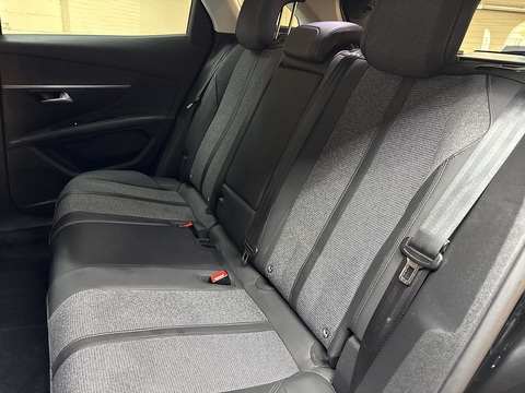 1.5 BlueHDi Allure SUV 5dr Diesel EAT Euro 6 (s/s) (130 ps)