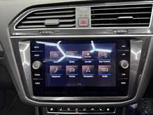 Volkswagen Tiguan 2.0 TDI R-Line Tech SUV 5dr Diesel DSG Euro 6 (s/s) (150 ps) 