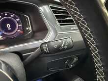 Volkswagen Tiguan 2.0 TDI R-Line Tech SUV 5dr Diesel DSG Euro 6 (s/s) (150 ps) 