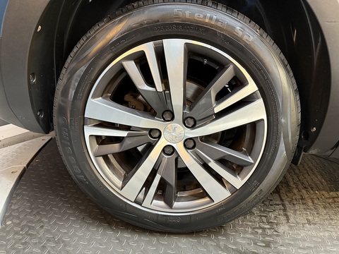 1.5 BlueHDi Allure Premium SUV 5dr Diesel EAT Euro 6 (s/s) (130 ps)
