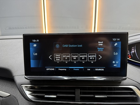 1.5 BlueHDi Allure Premium SUV 5dr Diesel EAT Euro 6 (s/s) (130 ps)