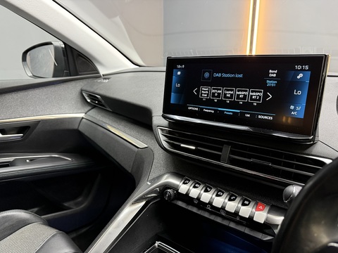 1.5 BlueHDi Allure Premium SUV 5dr Diesel EAT Euro 6 (s/s) (130 ps)