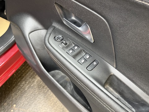 1.2 Turbo Ultimate SUV 5dr Petrol Manual Euro 6 (s/s) (136 ps)