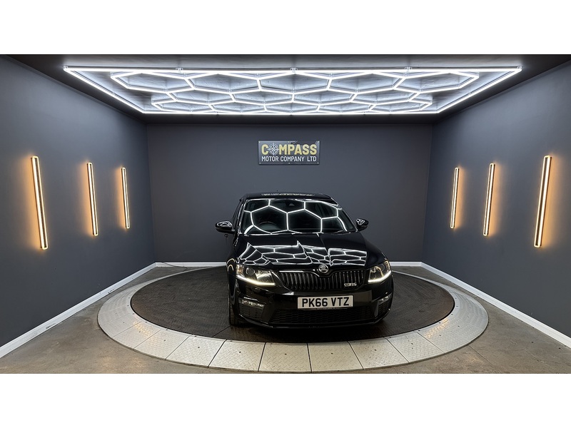2016 SKODA OCTAVIA 2.0 TDI VRS HATCHBACK 5DR DIESEL MANUAL EURO 6 S S SNAV... photo