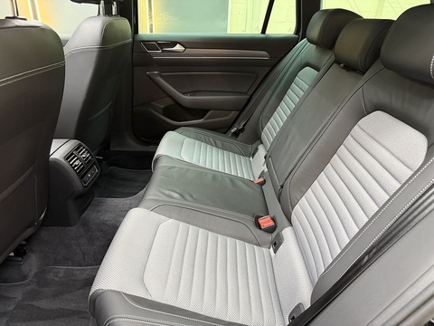 2.0 TDI R-Line Estate 5dr Diesel DSG Euro 6 (s/s) (150 ps)
