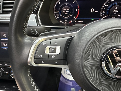 2.0 TDI R-Line Estate 5dr Diesel DSG Euro 6 (s/s) (150 ps)