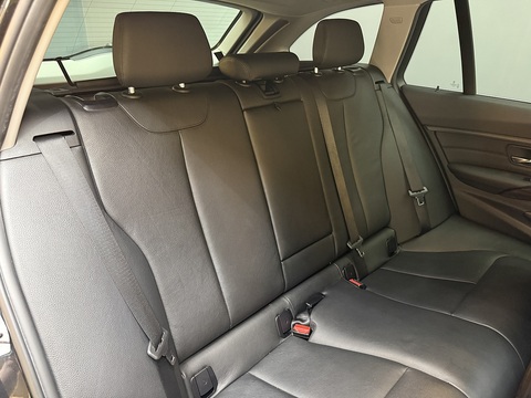 2.0 320i Luxury Touring 5dr Petrol Manual Euro 6 (s/s) (184 ps)
