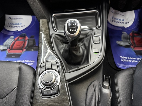 2.0 320i Luxury Touring 5dr Petrol Manual Euro 6 (s/s) (184 ps)