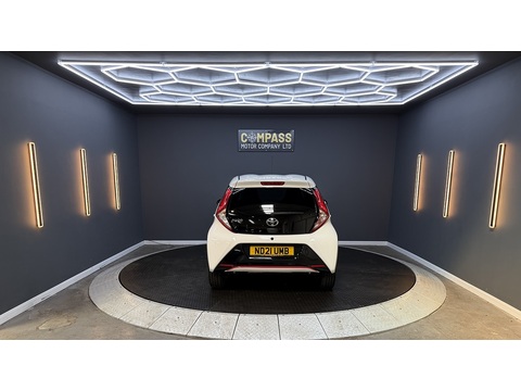 1.0 VVT-i x-trend Hatchback 5dr Petrol x-shift Euro 6 (Safety Sense) (71 ps)