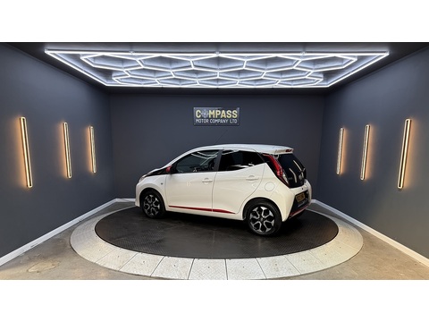 1.0 VVT-i x-trend Hatchback 5dr Petrol x-shift Euro 6 (Safety Sense) (71 ps)