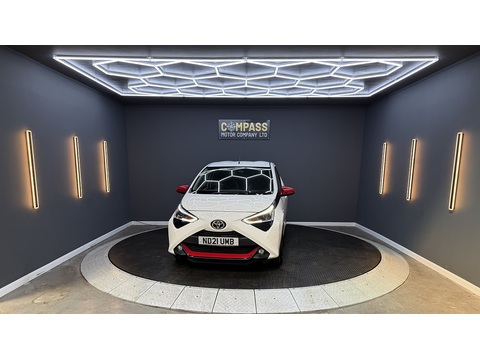 1.0 VVT-i x-trend Hatchback 5dr Petrol x-shift Euro 6 (Safety Sense) (71 ps)