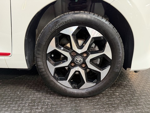 1.0 VVT-i x-trend Hatchback 5dr Petrol x-shift Euro 6 (Safety Sense) (71 ps)