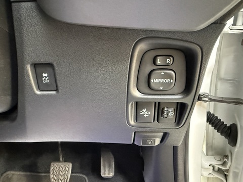 1.0 VVT-i x-trend Hatchback 5dr Petrol x-shift Euro 6 (Safety Sense) (71 ps)