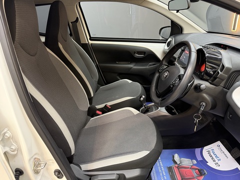 1.0 VVT-i x-trend Hatchback 5dr Petrol x-shift Euro 6 (Safety Sense) (71 ps)