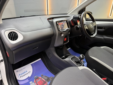 1.0 VVT-i x-trend Hatchback 5dr Petrol x-shift Euro 6 (Safety Sense) (71 ps)