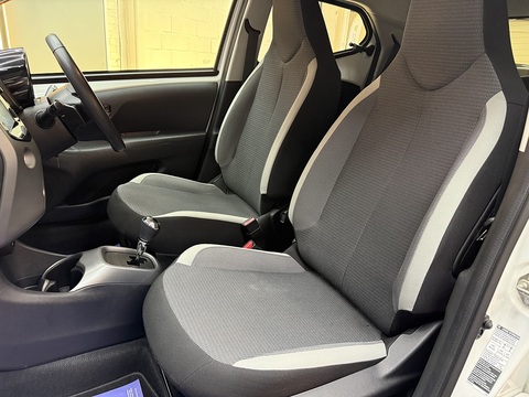 1.0 VVT-i x-trend Hatchback 5dr Petrol x-shift Euro 6 (Safety Sense) (71 ps)