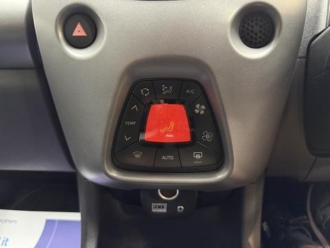 1.0 VVT-i x-trend Hatchback 5dr Petrol x-shift Euro 6 (Safety Sense) (71 ps)