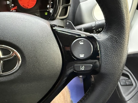 1.0 VVT-i x-trend Hatchback 5dr Petrol x-shift Euro 6 (Safety Sense) (71 ps)
