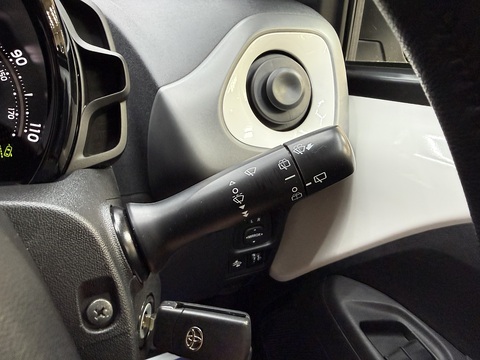 1.0 VVT-i x-trend Hatchback 5dr Petrol x-shift Euro 6 (Safety Sense) (71 ps)